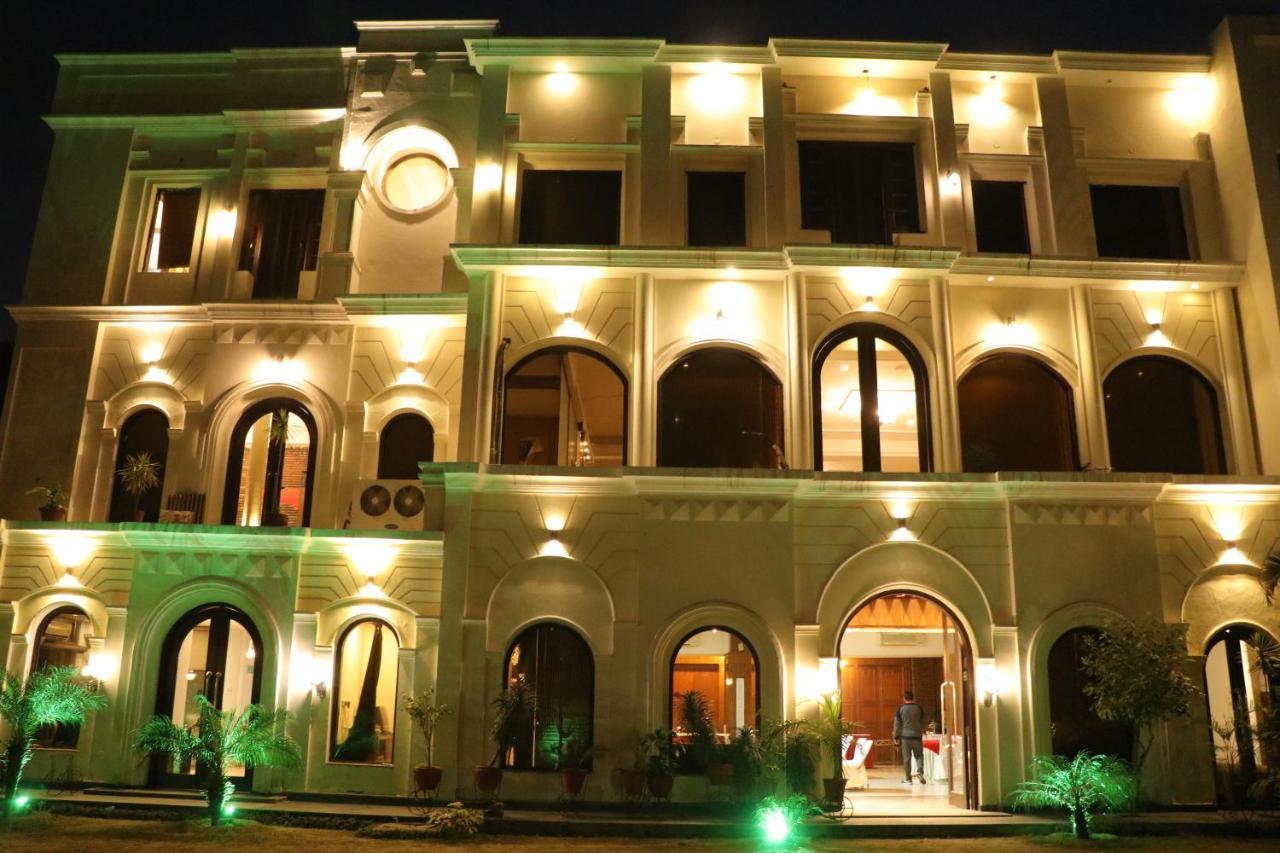 Hotel Pushap Palace Patiala Luaran gambar