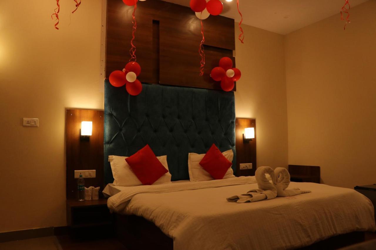 Hotel Pushap Palace Patiala Luaran gambar