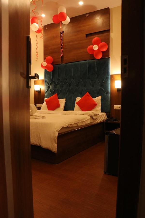Hotel Pushap Palace Patiala Luaran gambar
