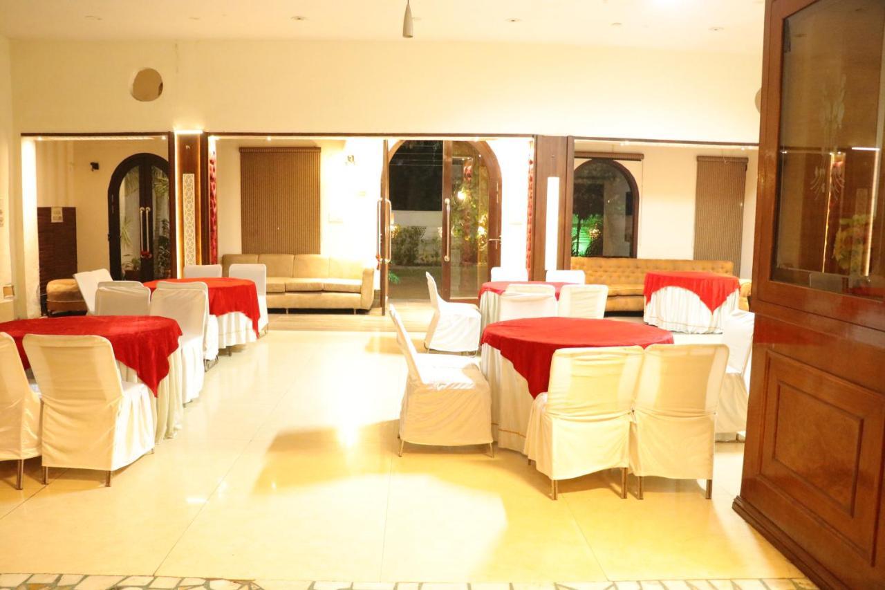 Hotel Pushap Palace Patiala Luaran gambar